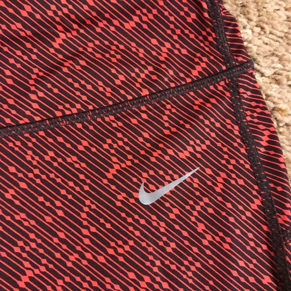 Nike Dri-Fit Crop Leggings - Picture 5 of 6